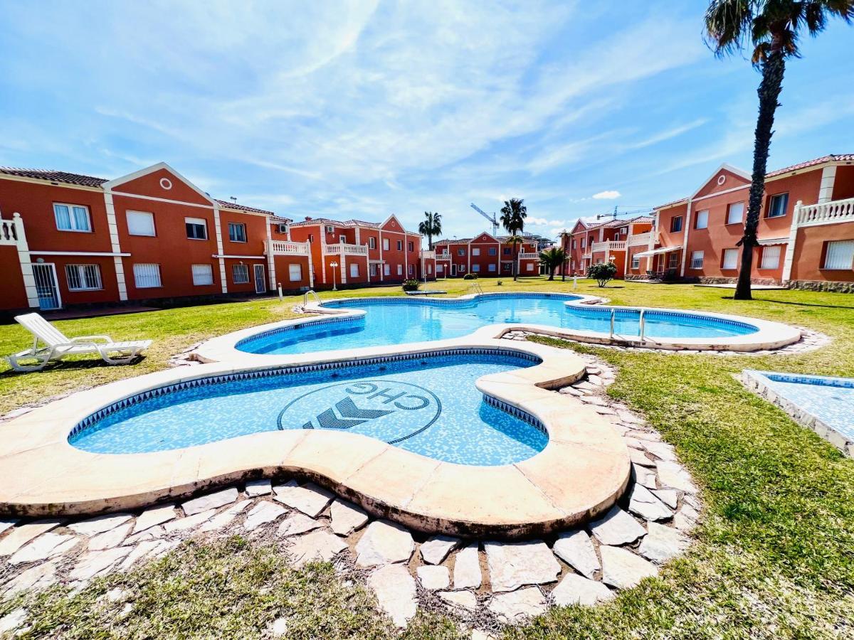 Oliva Nova Beach & Golf Resort Club Sevilla VI Екстериор снимка
